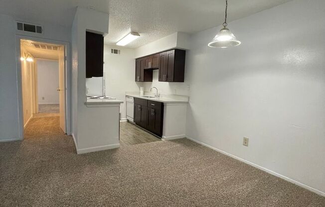 2 beds, 2 baths, 902 sqft, $1,099, Unit 147