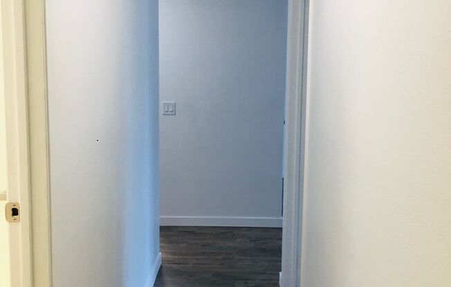 2 beds, 1 bath, 850 sqft, $2,300, Unit 344