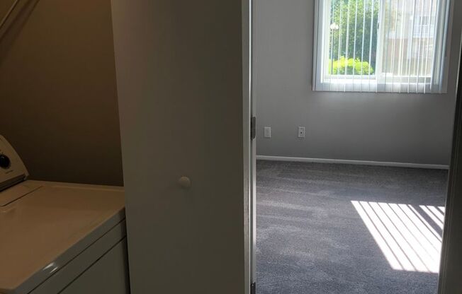 2 beds, 2 baths, 1,042 sqft, $1,249, Unit 5807F