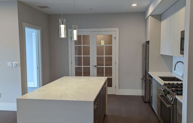 3 beds, 1 bath, 1,065 sqft, $3,800, Unit 202