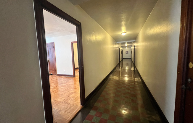 Studio, 1 bath, 400 sqft, $805, Unit 303