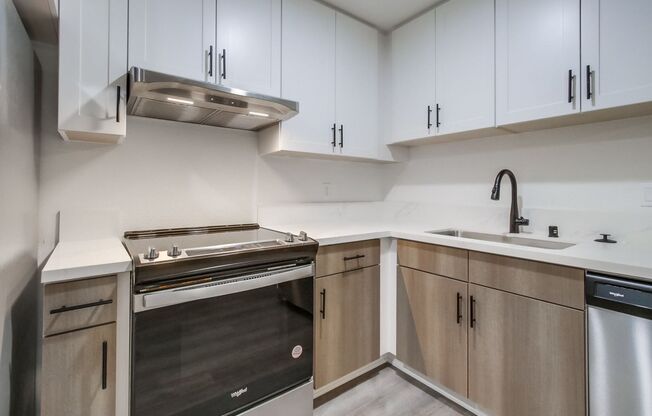 1 bed, 1 bath, 576 sqft, $2,495, Unit 6