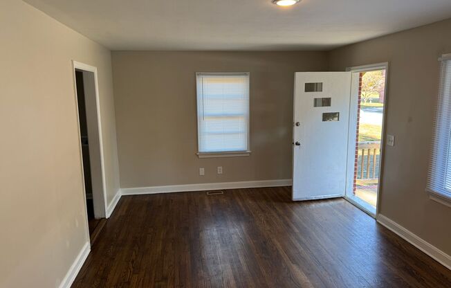 3 beds, 1 bath, $1,300