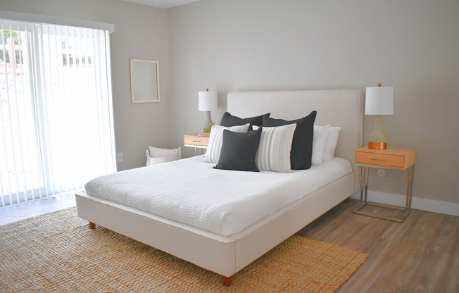 2 beds, 2 baths, 976 sqft, $2,495, Unit 310-C