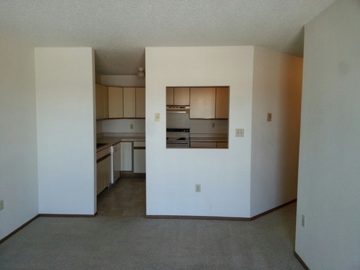 2 beds, 1 bath, 750 sqft, $745, Unit 305