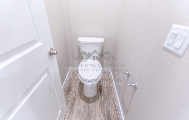 3 beds, 2.5 baths, 2,107 sqft, $2,395, Unit 4