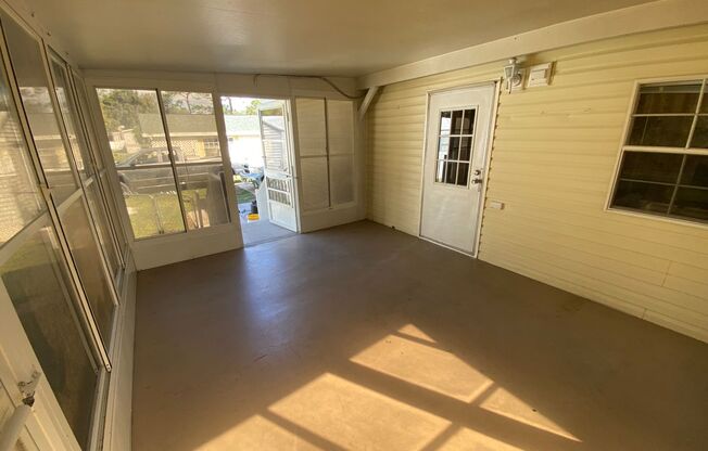 3 beds, 2 baths, $1,775, Unit # OAKLAND HLS