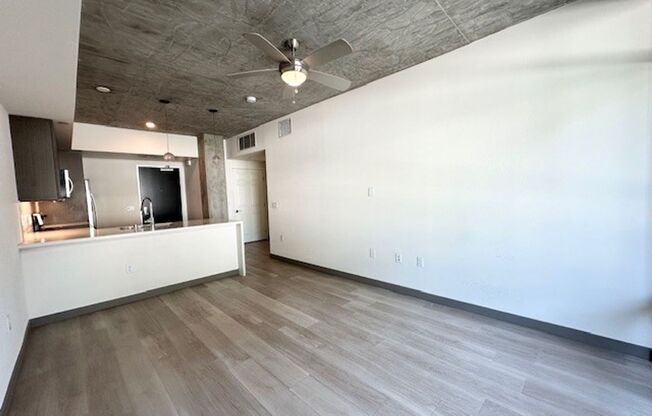 1 bed, 1 bath, 640 sqft, $2,895, Unit 212