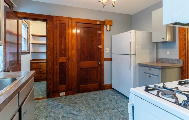 3 beds, 1 bath, 1,182 sqft, $2,800, Unit 1