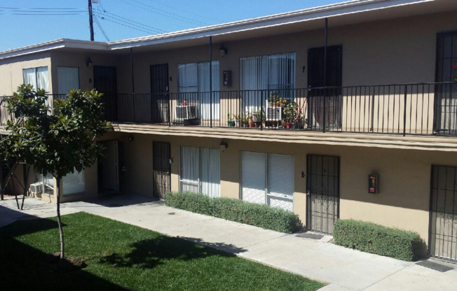 1 bed, 1 bath, 550 sqft, $1,725, Unit 16F