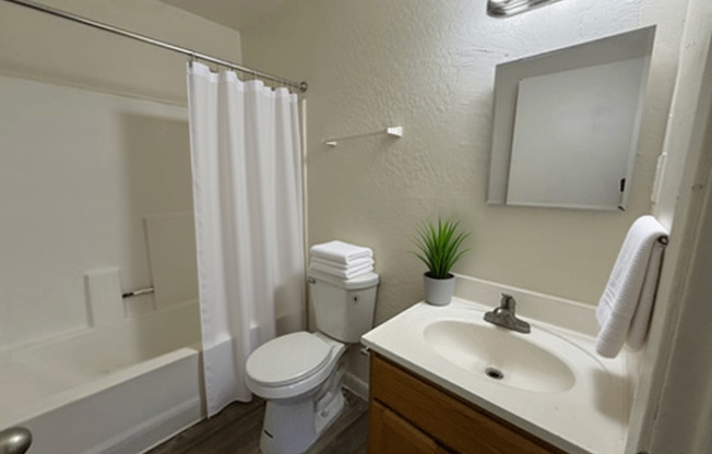 1018 N 22nd Place