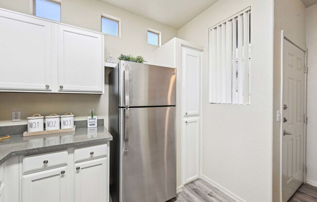 3 beds, 2 baths, 1,315 sqft, $1,825