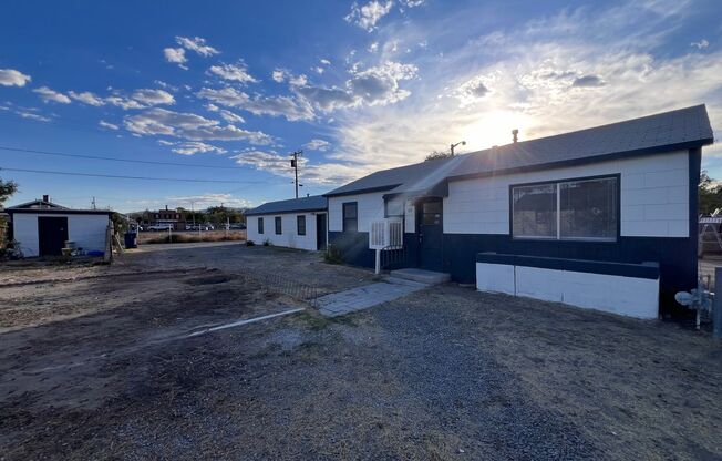 Cute 1 bedroom Fernley home with garage!