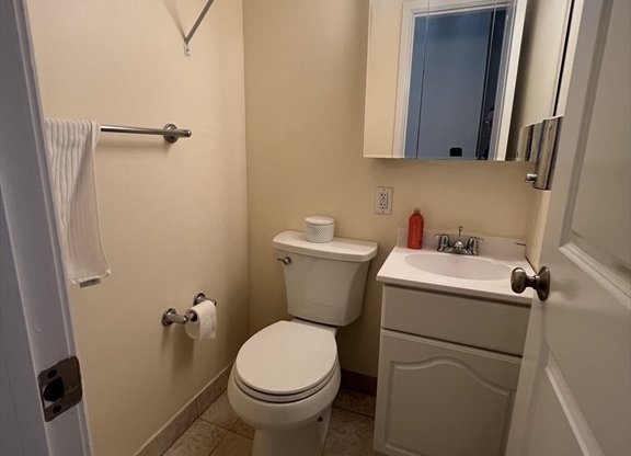 2 beds, 1.5 baths, 645 sqft, $3,775, Unit 617