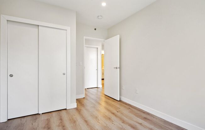 2 beds, 1 bath, 970 sqft, $2,795, Unit 402