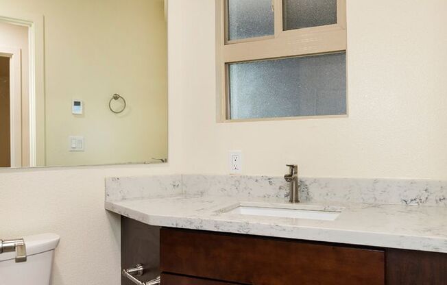 3 beds, 2 baths, 800 sqft, $2,995, Unit 201