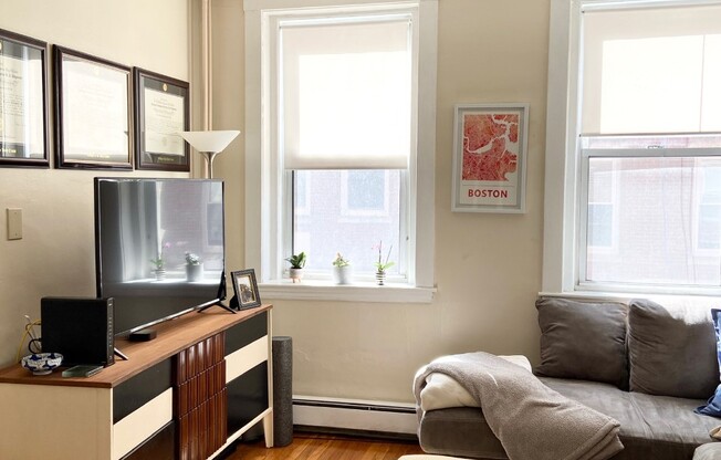 5 BALDWIN PL