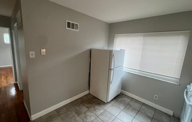 5305 Compton