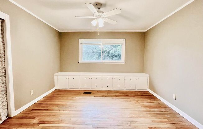 3 beds, 2 baths, $1,500