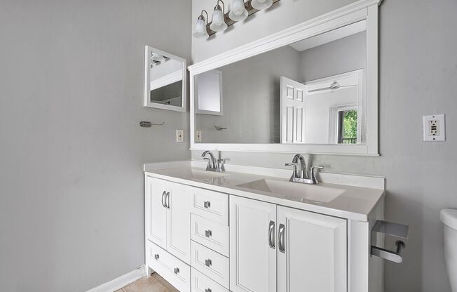 2 beds, 2 baths, $1,600, Unit # 1921