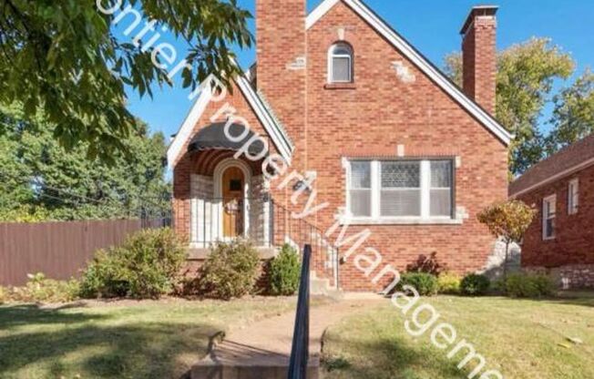 Beautiful 4 Bedroom 2 Bath Home in Lindenwood Park