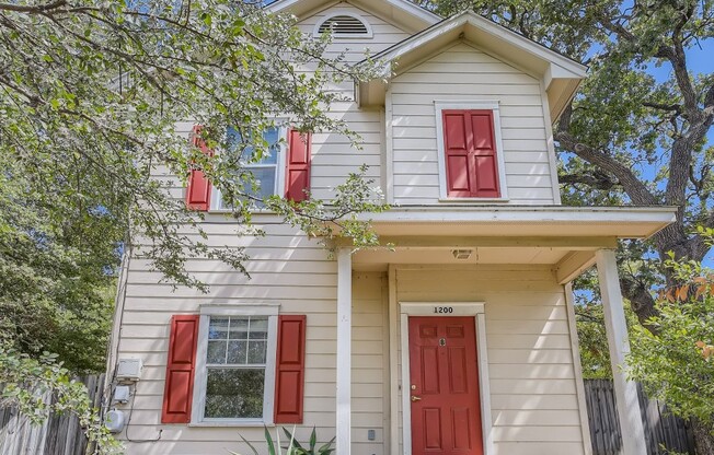 1200 PEREZ ST