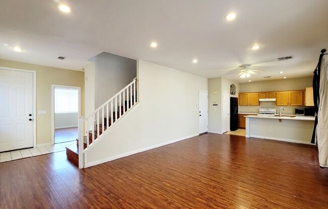 8344 Golden Cypress Ave - 3 bedrooms , 2.5 bathrooms, 1957 SQFT