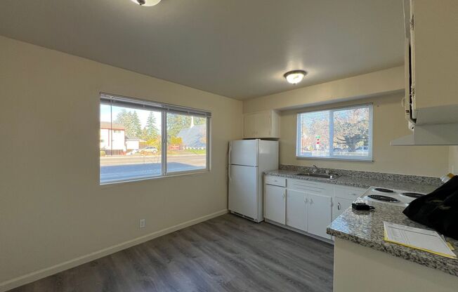 1 bed, 1 bath, 600 sqft, $1,175, Unit 12