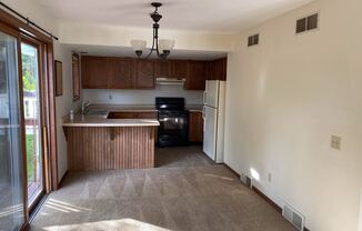 6 Bahr Cir