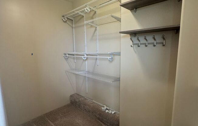 For Rent - 42-101 Aleka Pl.