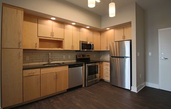 1 bed, 1 bath, 533 sqft, $1,595, Unit APT 717