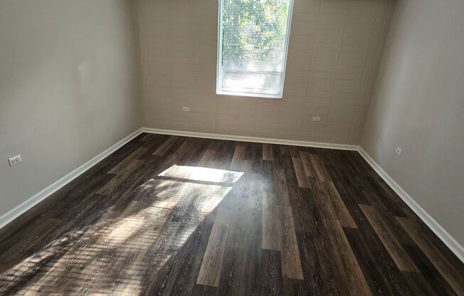 1 bed, 1 bath, 650 sqft, $1,300, Unit 203