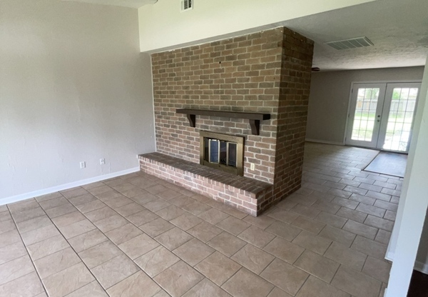 22807 MILLGATE DR