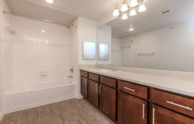 1 bed, 1 bath, 758 sqft, $1,041