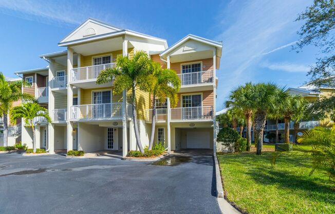 WATERFRONT END-UNIT TOWNHOME | BAHIA BEACH – LITTLE HARBOR