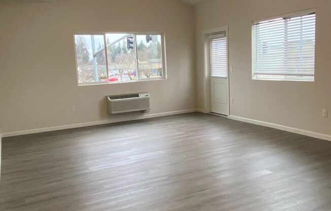 3 beds, 2 baths, 1,211 sqft, $2,400, Unit 3910-202