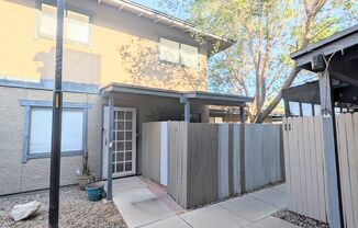CUTE TOWNHOME AVAILABLE NOW NEAR DOWNTOWN CHANDLER!!!