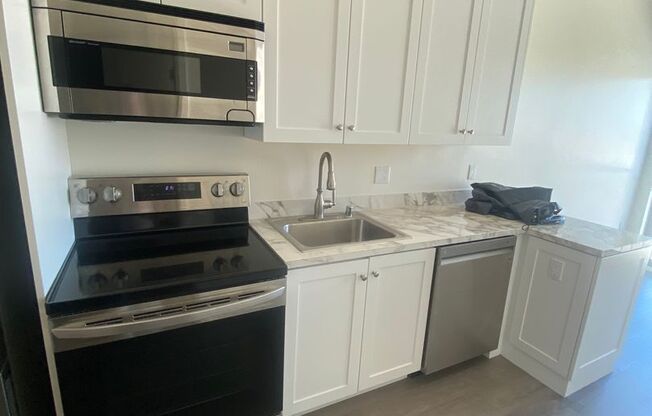 Studio, 1 bath, 436 sqft, $2,395, Unit Unit 414 (Furnished)