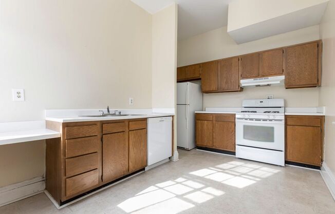 1 bed, 1 bath, $895, Unit #4