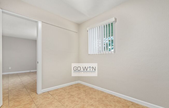 2 beds, 1 bath, 700 sqft, $1,250, Unit 3
