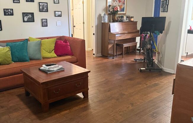 3 Bed, 2 Bath in Ogletree Village!