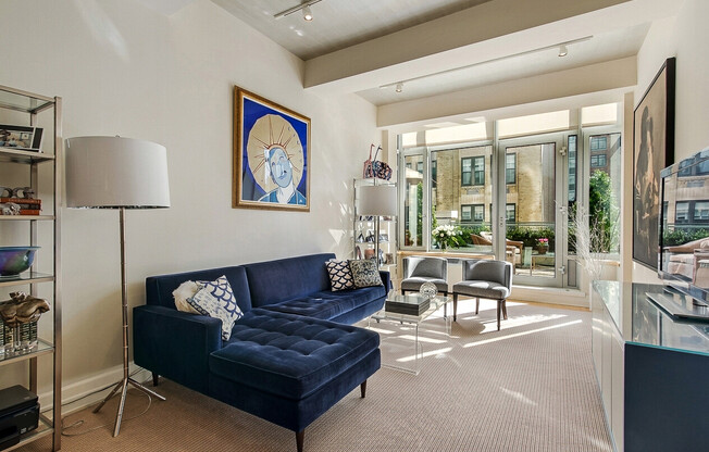 1 bed, 1 bath, 747 sqft, $5,500, Unit 8R