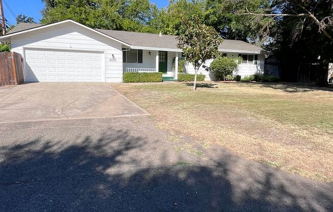 NICE RANCH STYLE HOME IN SACRAMENTO!!