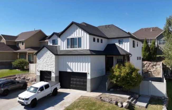 11979 N ITHICA DR