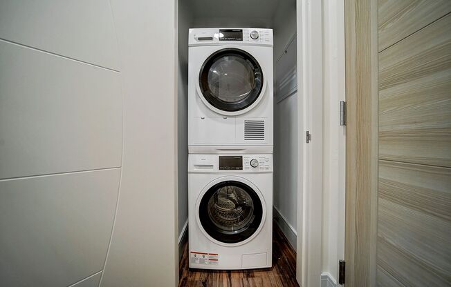 1 bed, 1 bath, 707 sqft, $1,980, Unit 610