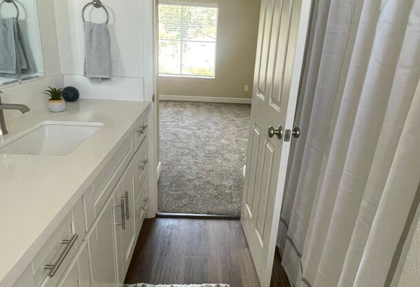 2 beds, 2 baths, 900 sqft, $2,595, Unit 36