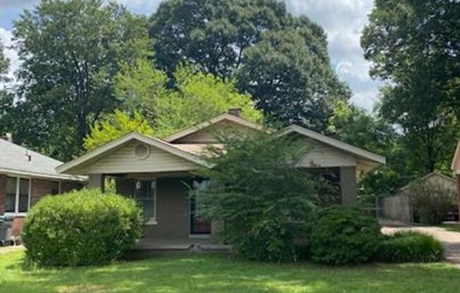 Charming 3-Bedroom Home in Memphis-Spacious & Inviting!