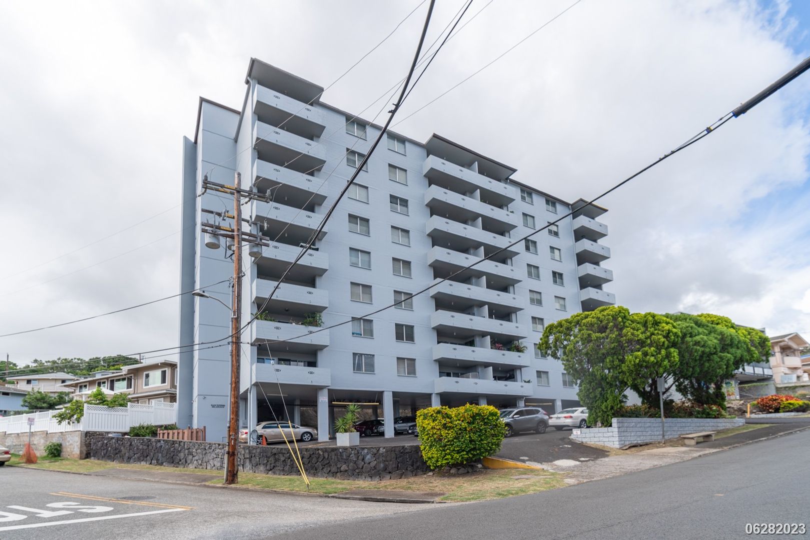 2bd/1ba/1parking in Kamehameha Towers