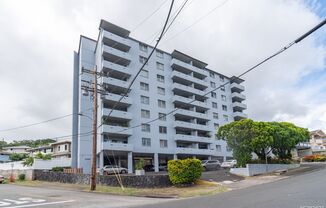 2bd/1ba/1parking in Kamehameha Towers