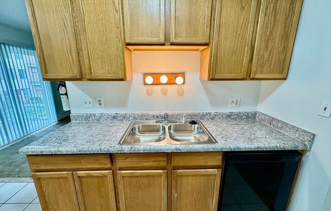 1 bed, 1 bath, 800 sqft, $1,145, Unit 31